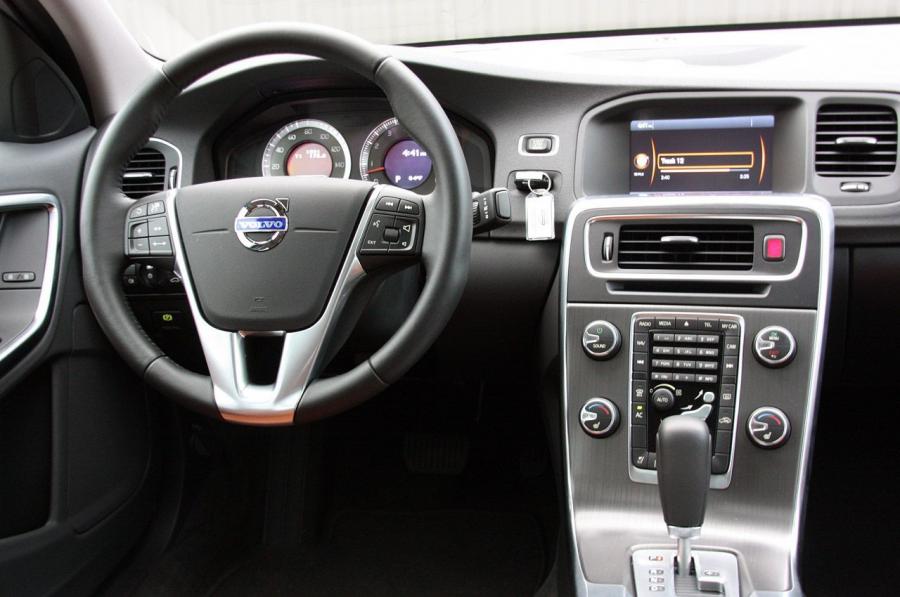  Volvo S60 2010 года  (фото 164 из 226)